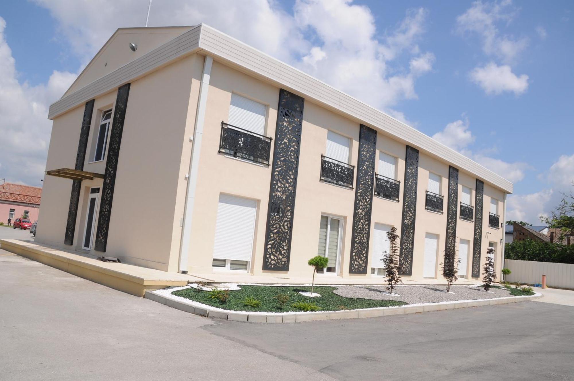 Sobe Sova Kikinda Hotel Екстериор снимка